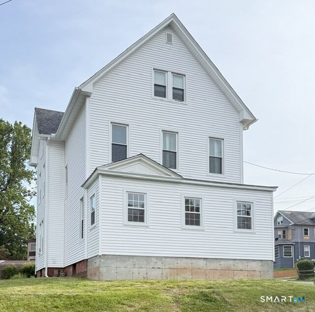 Property Photo: 84 Alcove Street 3 CT 06451