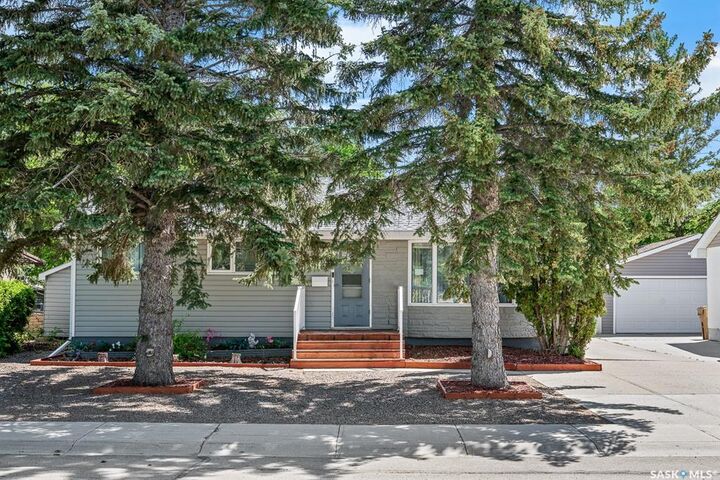 Property Photo: 621 20th Avenue E SK S4N 1J9