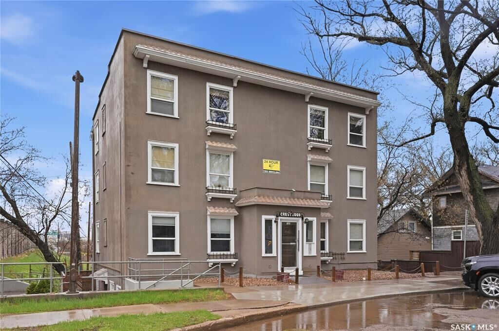 Property Photo: 129 11th Street E SK S7N 0E4