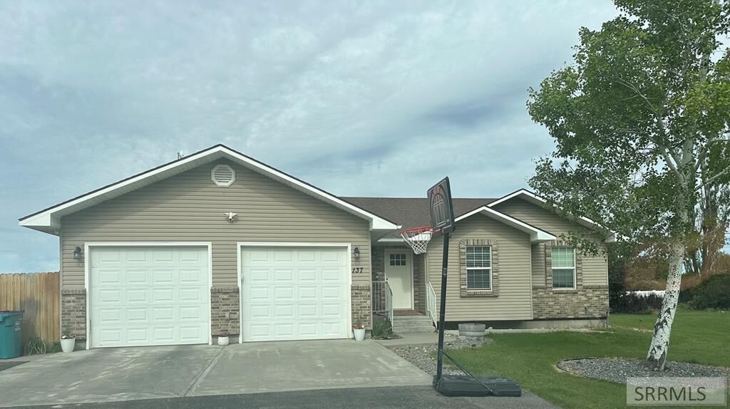 Property Photo: 137 N 4000 E ID 83442