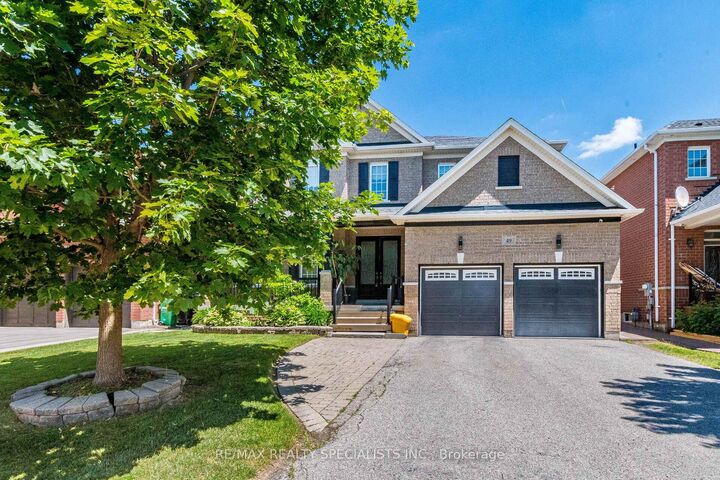 Property Photo: 49 Maisonneuve Boulevard ON L6P 1Y7