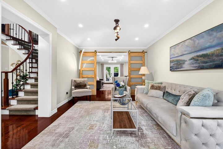 Photo de la propriété:  2300 Folkway Drive  ON L5L 3B6 