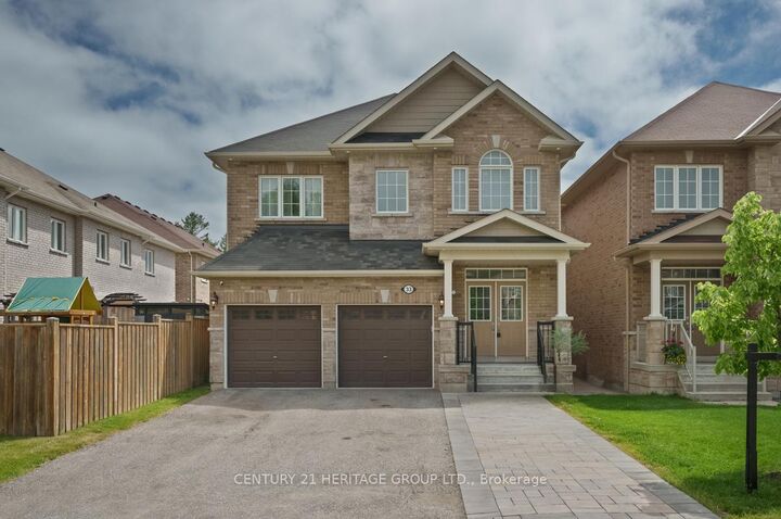 33 Prosser Crescent — photo 1