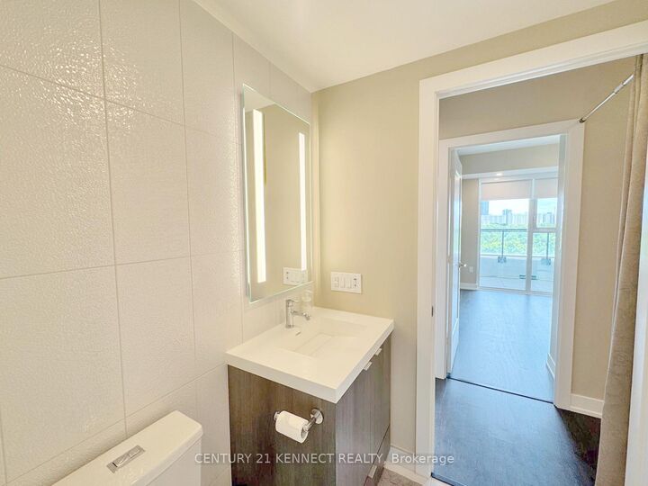 Photo de la propriété:  30 Inn On The Park Drive 706  ON M3C 0P7 