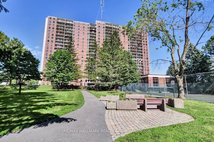 Property Photo: 665 Bathgate Drive 1007 ON K1K 3Y4