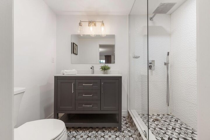 28 Dunvegan Drive — photo 1