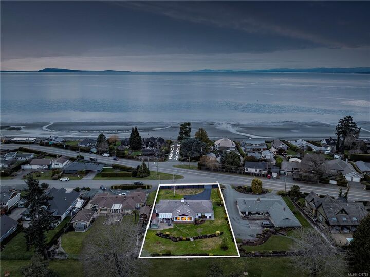 Property Photo: 260 Elizabeth Ave BC V9K 1G8