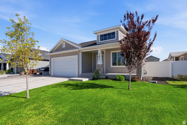 Property Photo: 1821 E Magnolia Cir UT 84005