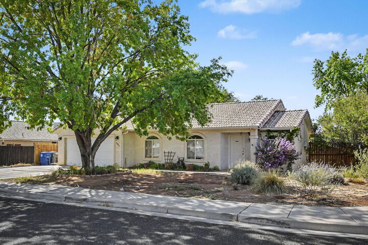 Property Photo: 2804 E 350 N UT 84790