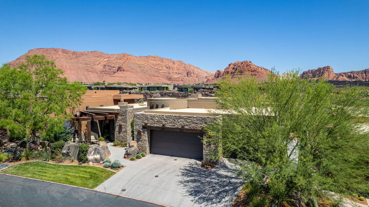 Property Photo: 1500 E Split Rock Dr 91 UT 84738