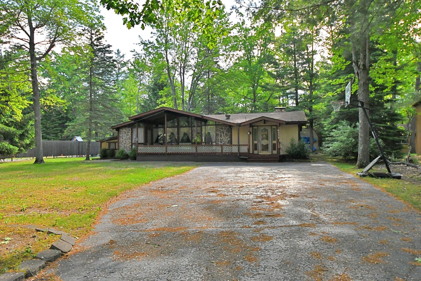 Property Photo:  6252 Clearbrook Drive  MI 48656 