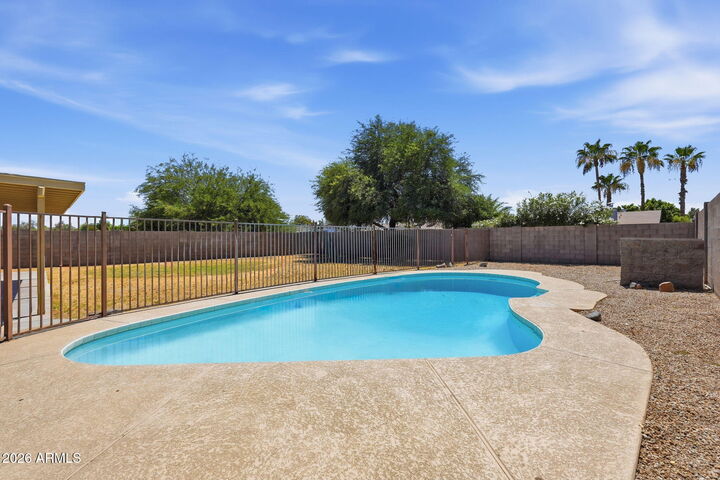 Property Photo:  512 N Los Feliz Drive  AZ 85226 