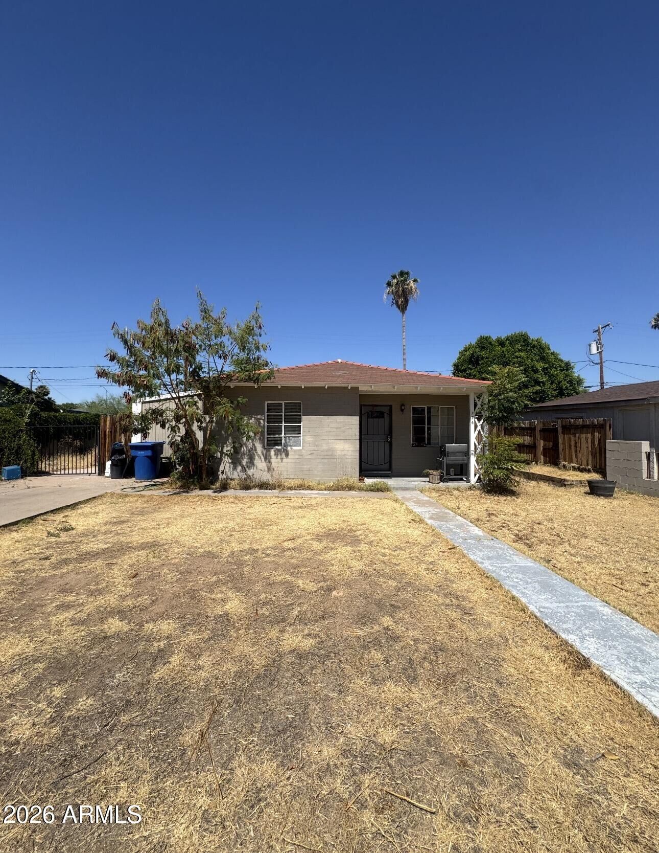 Property Photo:  126 N Hunt Drive W  AZ 85203 