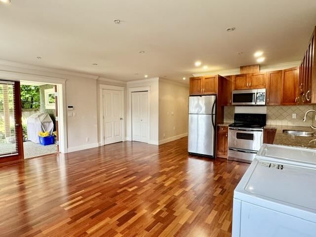 Property Photo:  3xx8 W 44 Avenue  BC V6N 3K6 