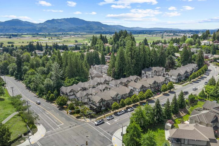 Property Photo: 35298 Marshall Road 23 BC V3G 0E2