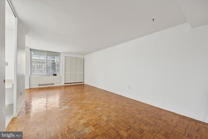 Property Photo:  604 S Washington Square 36 804  PA 19106 