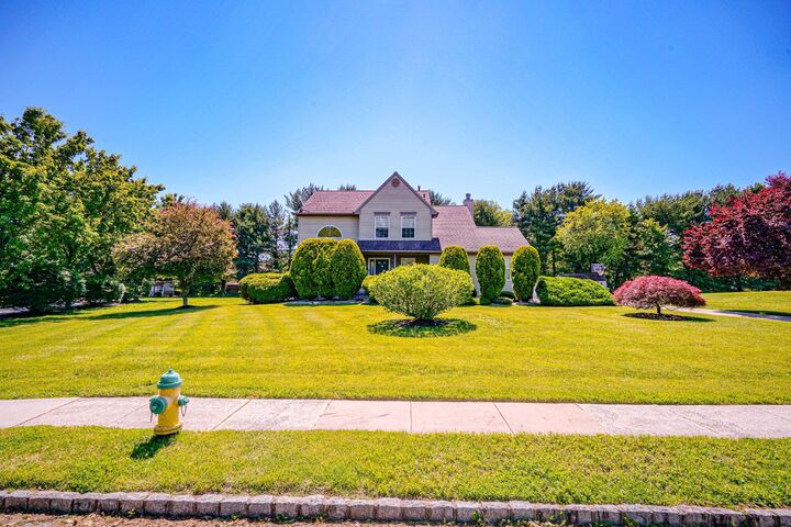 Property Photo:  8 Downing Lane  NJ 08080 