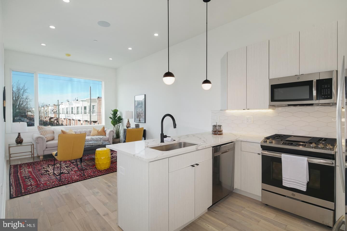 Property Photo: 2031 S 20th Street 8 PA 19145