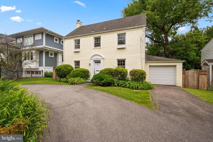 Property Photo:  5122 Fairglen Lane  MD 20815 