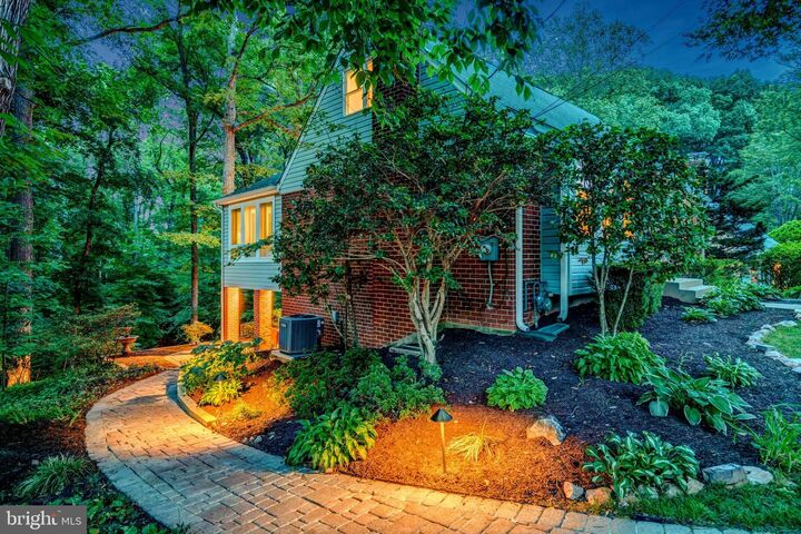 Property Photo:  8640 Victoria Road  VA 22151 