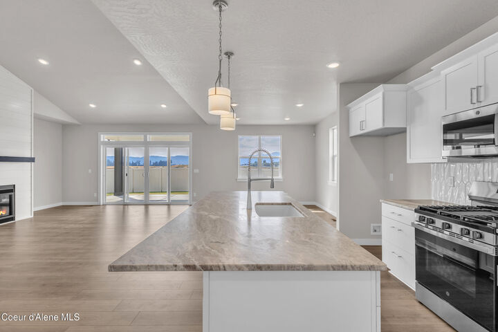 Property Photo:  