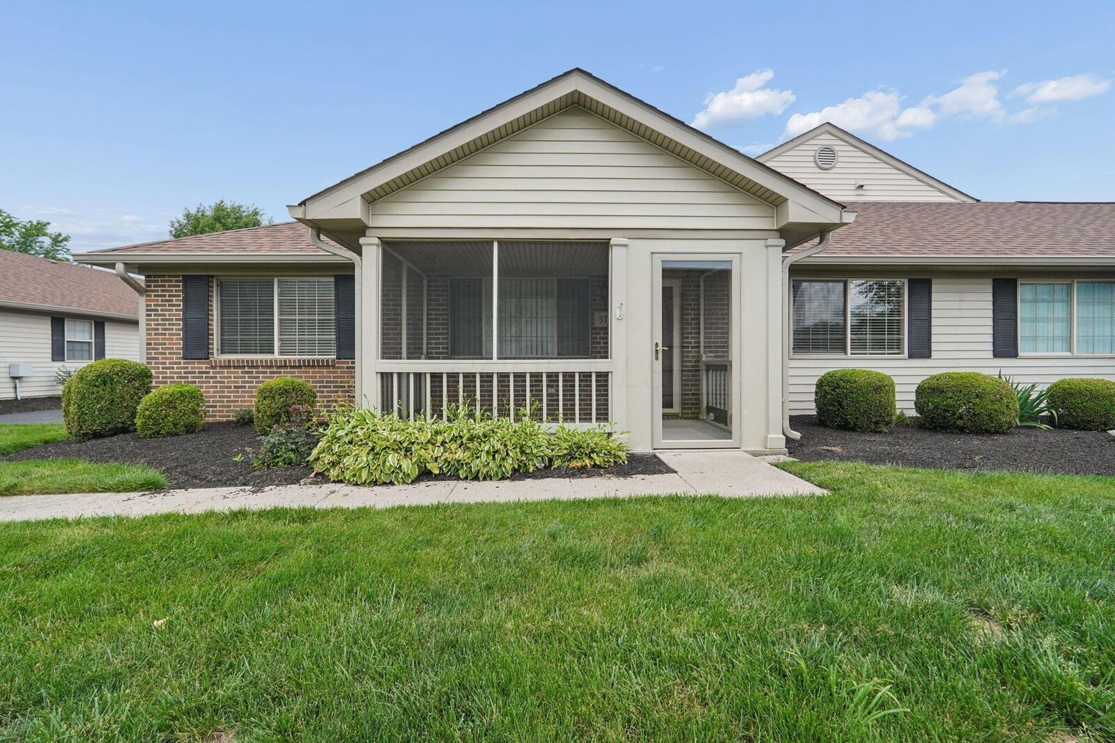 Property Photo:  37 Northpointe Lane  OH 43055 