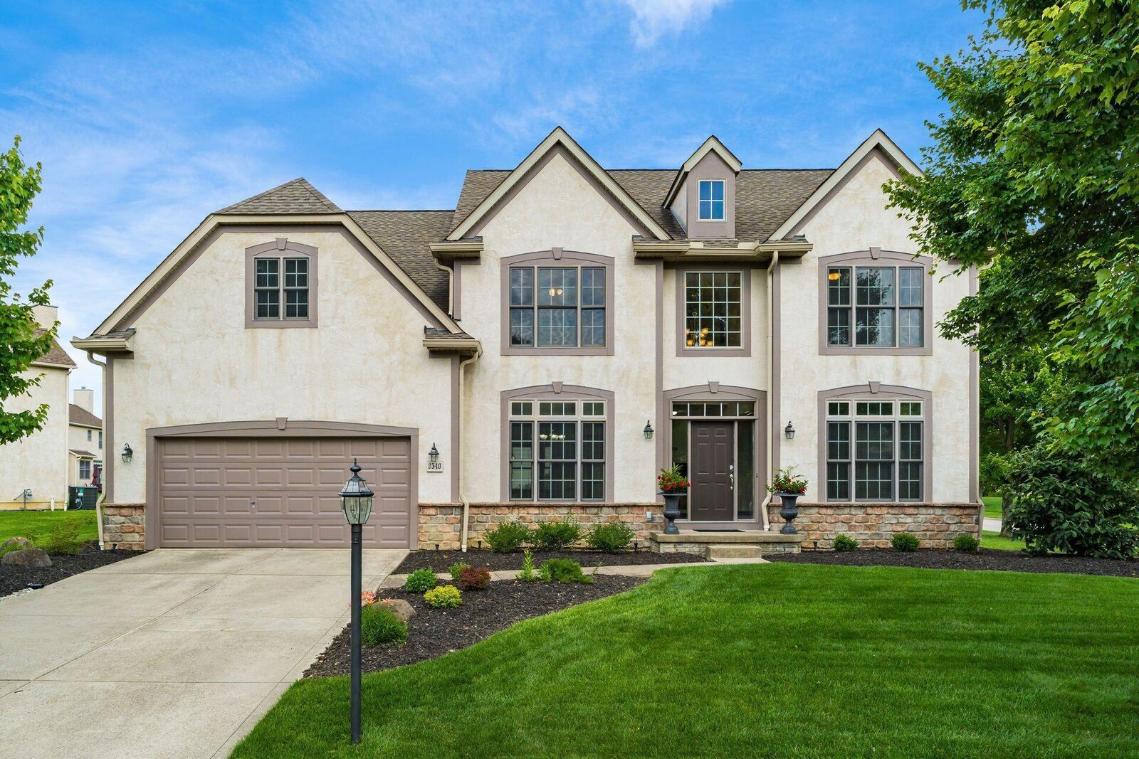 Property Photo: 8540 Oakshire Drive OH 43147