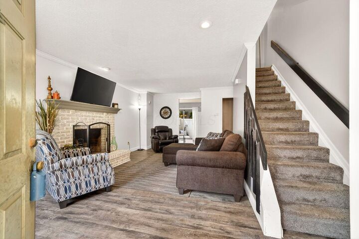 Property Photo: 5189 Winsome Way OH 43220
