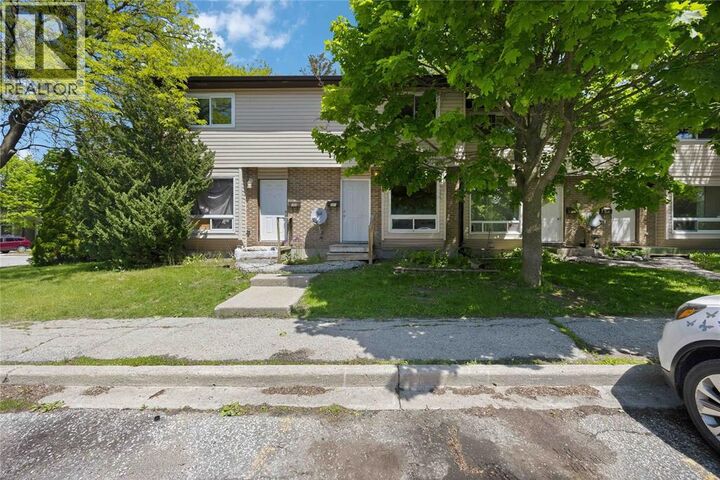 Property Photo:  42 Hampton Avenue 301  ON N7S 4Z2 