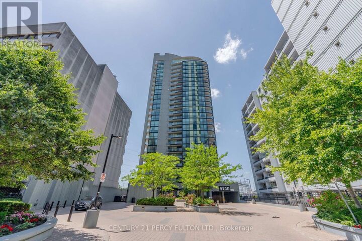 Property Photo:  5740 Yonge Street 205  ON M2M 0B1 