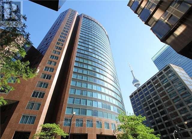 Property Photo:  33 University Avenue 904  ON M5J 2S7 