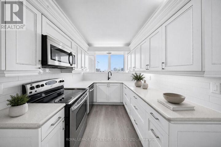Property Photo: 256 Jarvis Street 14C ON M5B 2J4