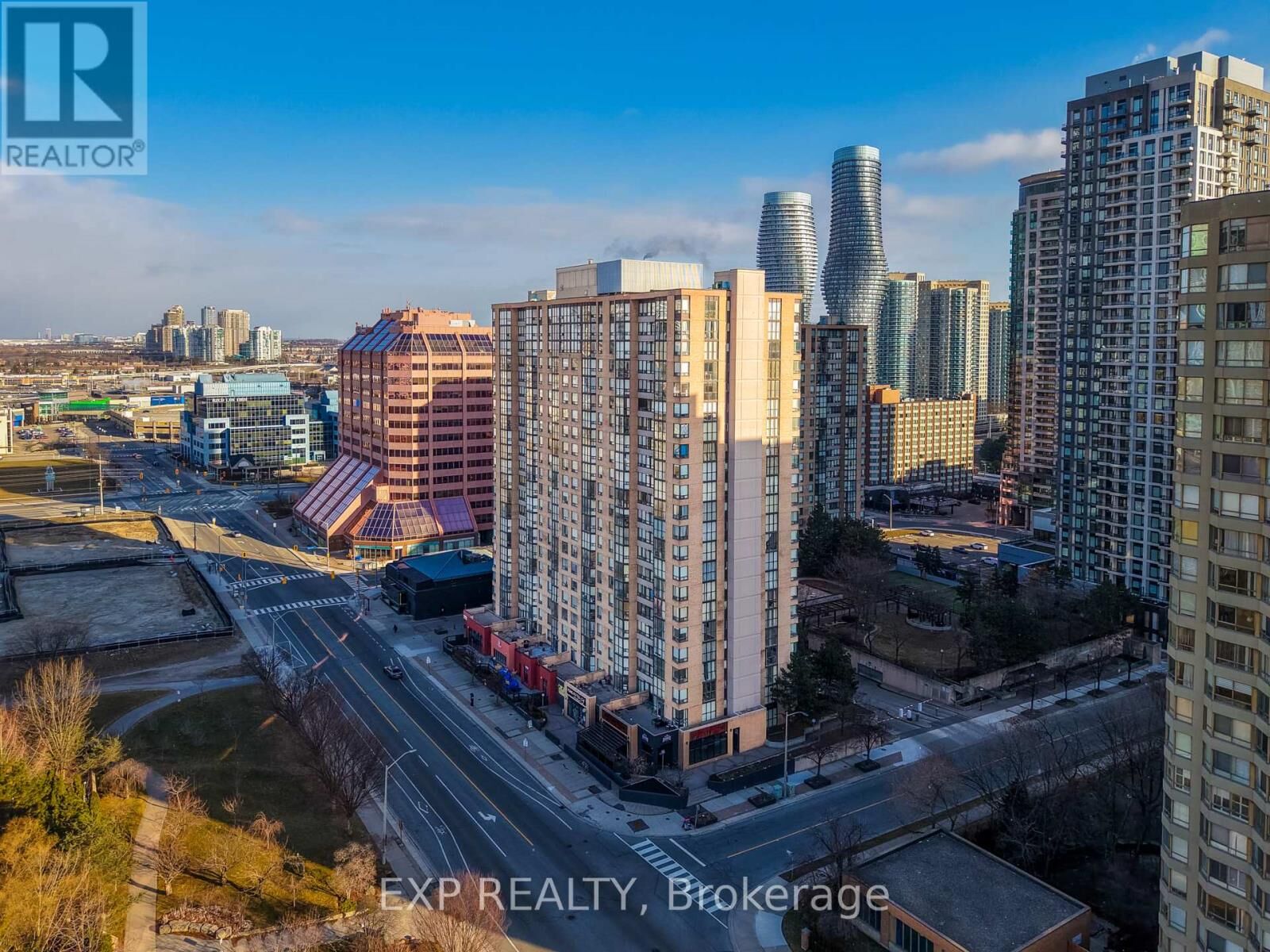 Property Photo:  265 Enfield Place 510  ON L5B 3Y7 