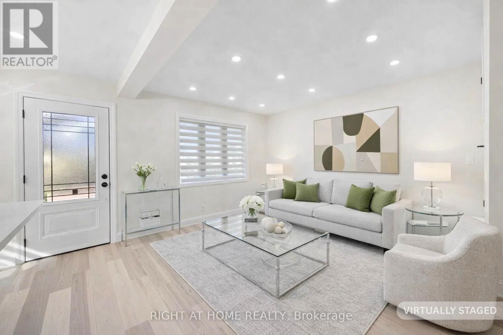 Property Photo:  961 Victoria Park Avenue Main Fl  ON M4B 2J4 