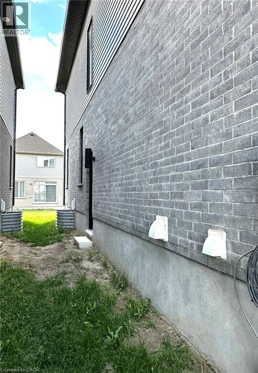 Property Photo:  50 Jacob Detweiller Drive Lower  ON N2P 0L1 