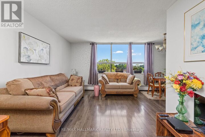 Property Photo: 5 Parkway Forest Drive 711 ON M2J 1L2
