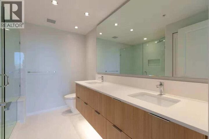 Property Photo:  6638 Dunblane Avenue 24F  BC V5C 0N8 