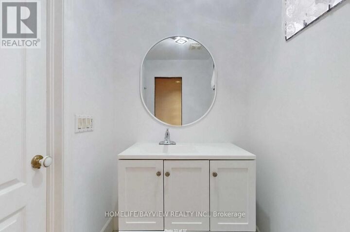 Property Photo:  14 Gray Crescent Bmnt  ON L4C 5V5 