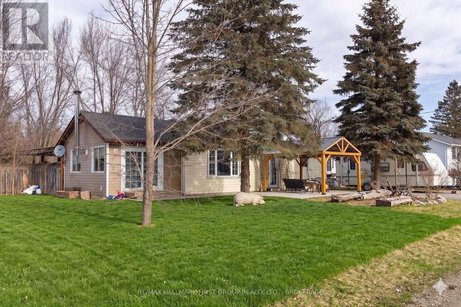 Property Photo: 469 Absalom Road ON K0H 1G0