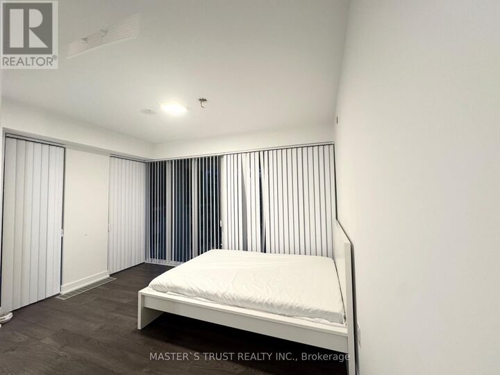 Property Photo:  50 McCaul Street 512  ON M5T 1V9 