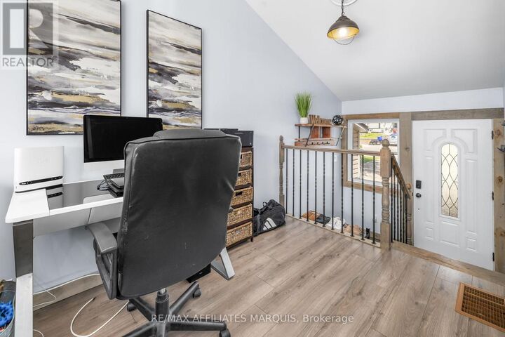Property Photo:  120 Queen Street  ON K7A 3N6 
