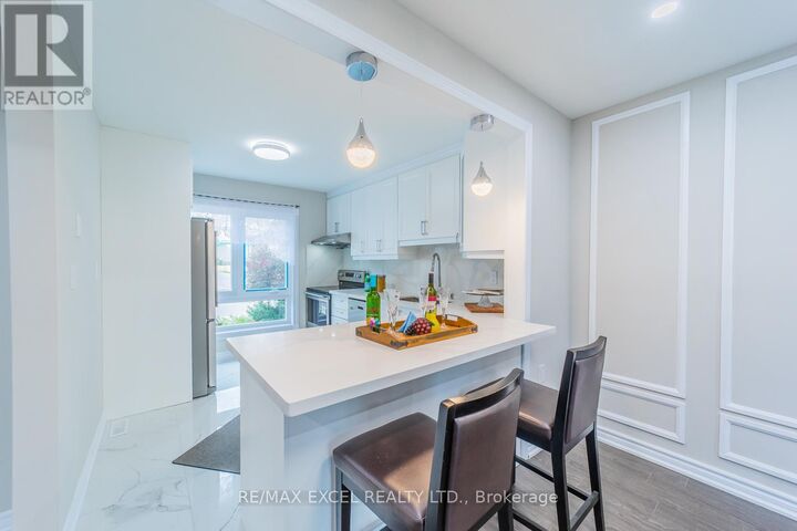 Property Photo:  21 Livonia Place 112  ON M1E 4W5 