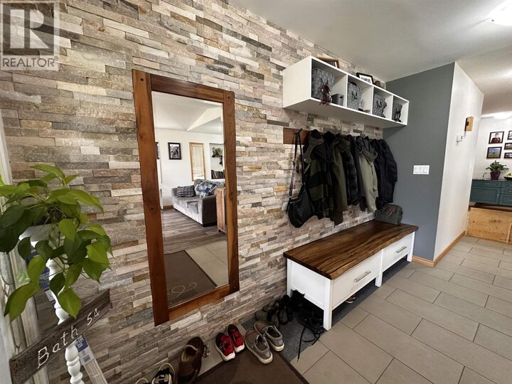 5512 Minnaker Crescent — photo 1