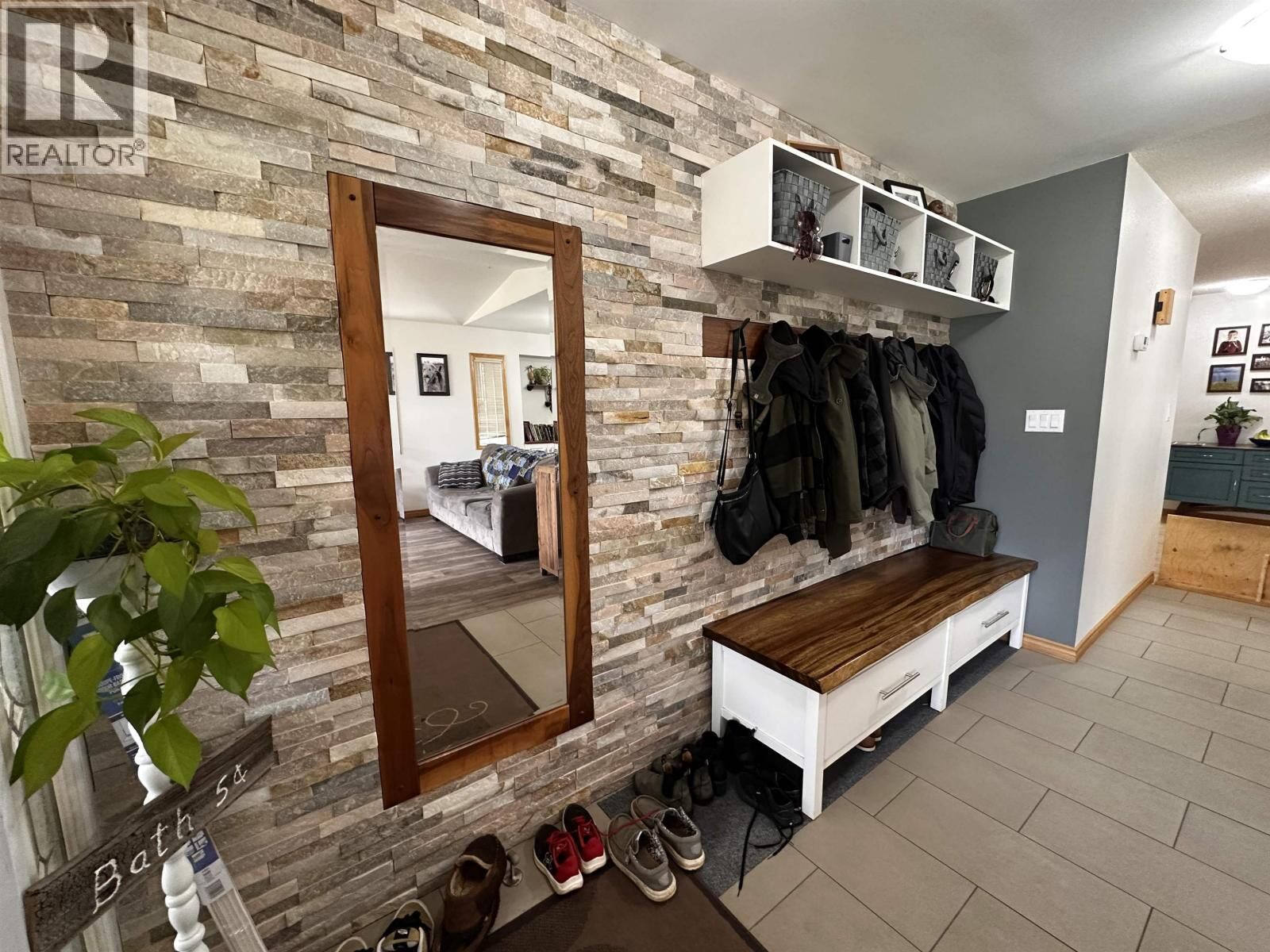Property Photo: 5512 Minnaker Crescent BC V0C 1R0