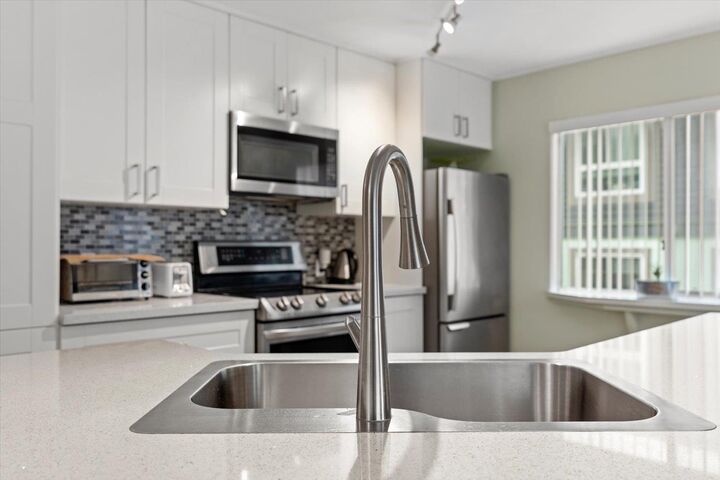 Property Photo:  45765 Spadina Avenue 303  BC V2P 1T5 