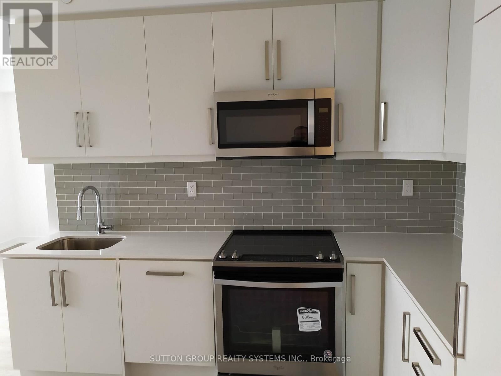 Property Photo: 5180 Yonge Street West 1601 ON M2N 0K5