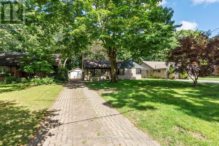 Property Photo: 32 Braemar Crescent ON N6H 2X1