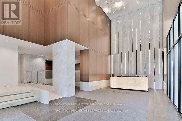 Property Photo: 68 Esther Shiner Boulevard 2211 ON M2K 0J6