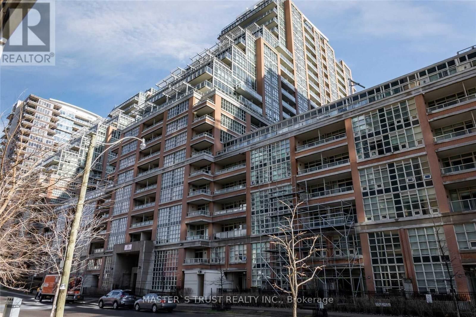 Property Photo: 75 East Liberty Street 1010 ON M6K 3R3