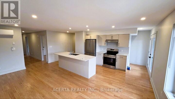 Property Photo:  1252 Trenton Avenue B  ON K1Z 8J9 